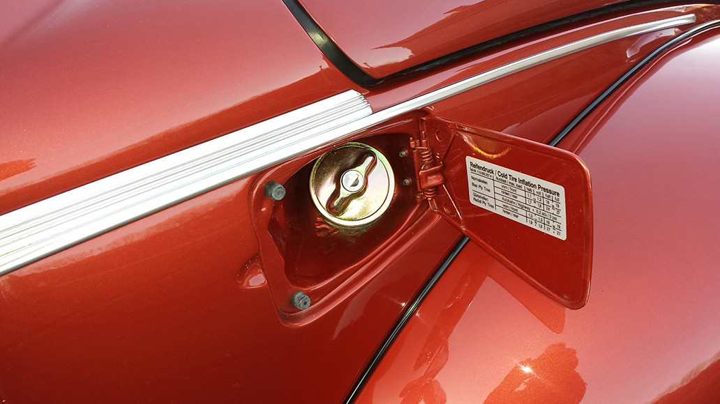 VW_Kaefer_1303_Bordeaux_rot_met_10.jpg