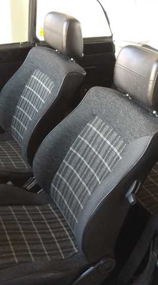 1303_VW_Kaefer_Cabrio_schwarz_05.jpg