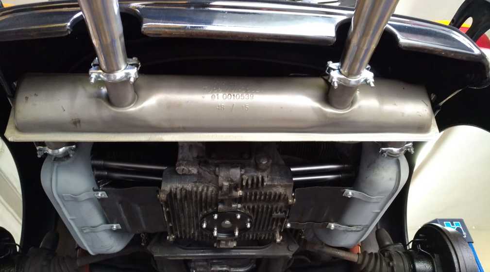 1303_VW_Kaefer_Cabrio_schwarz_10.jpg