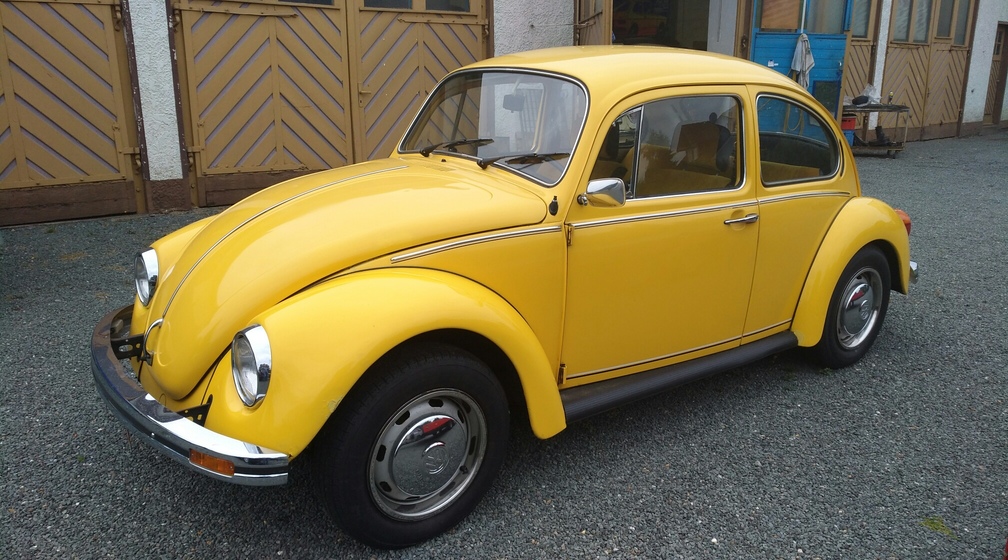 1200_VW_Kaefer_Sonnengelb_01.jpg