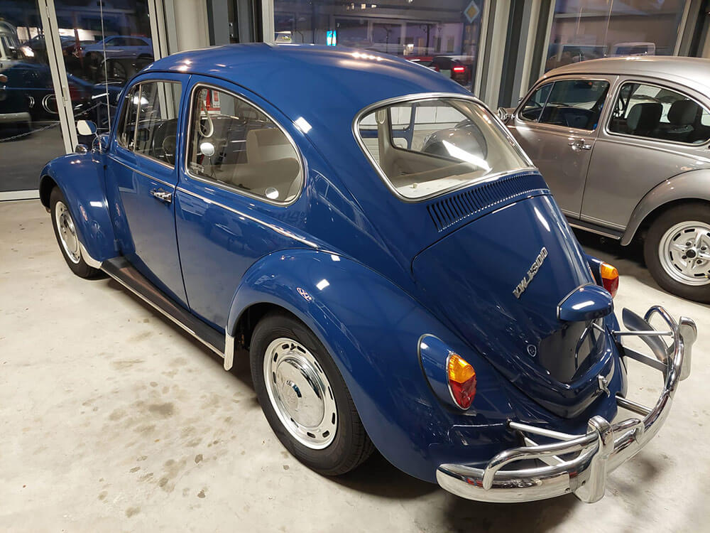 1300-VW-Kaefer-blau-04.jpg